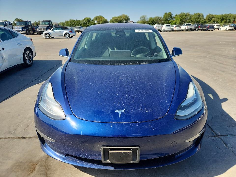 64655946 :رقم المزاد ، 5YJ3E1EA2JF018170 vin ، 2018 Tesla Model 3 مزاد بيع