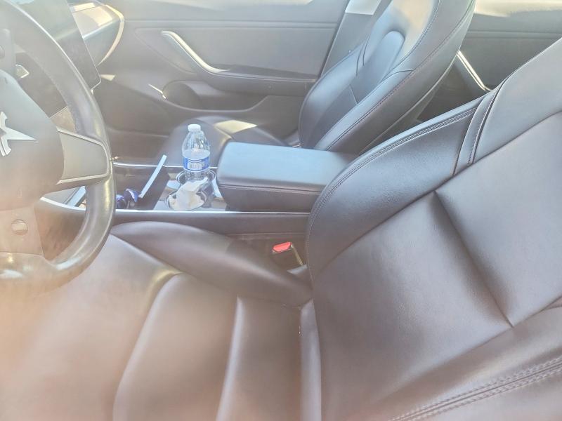 65759626 :رقم المزاد ، 5YJ3E1EB4JF093431 vin ، 2018 Tesla Model 3 مزاد بيع