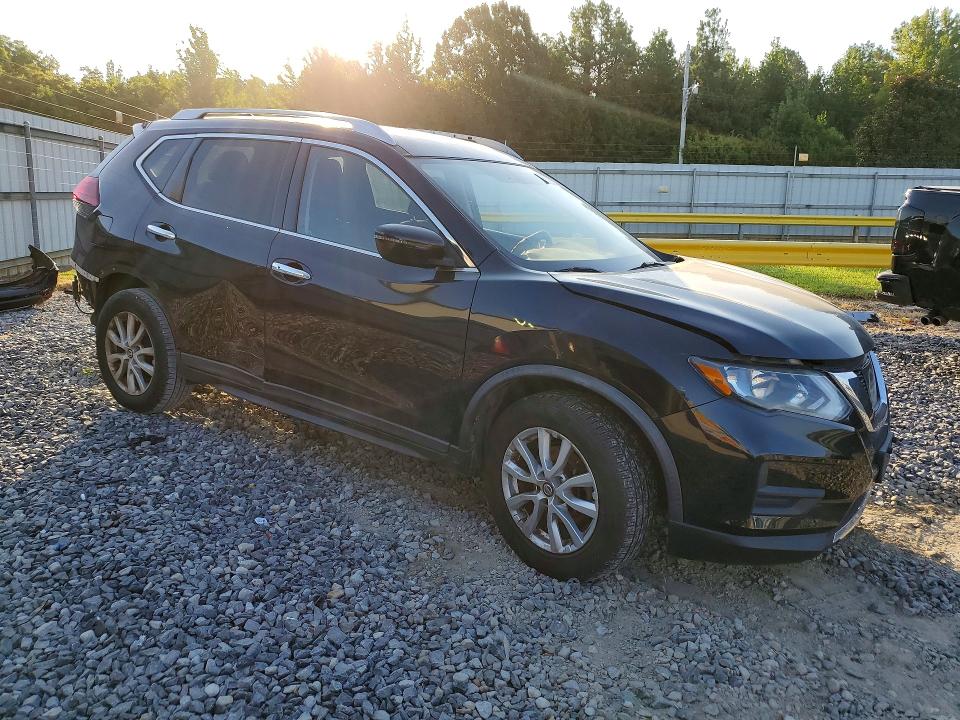 61449856 :رقم المزاد ، KNMAT2MT7HP586873 vin ، 2017 Nissan Rogue مزاد بيع