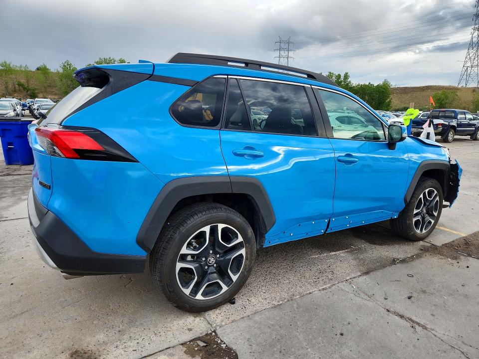 2021 Toyota Rav4 მანქანა იყიდება აუქციონზე, vin: 2T3J1RFV2MW144823, აუქციონის ნომერი: 66134496