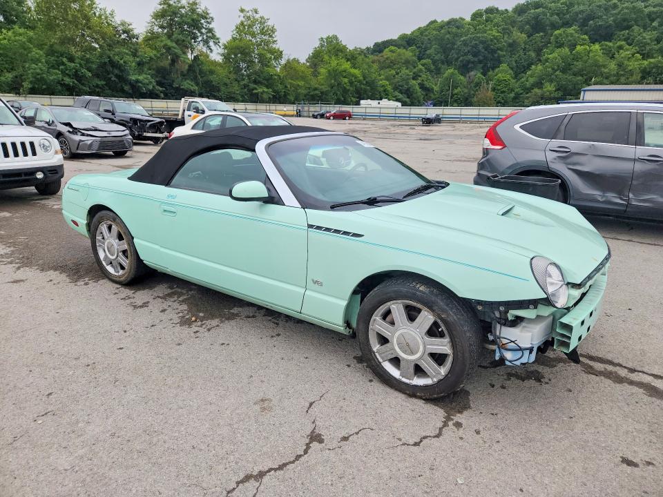 64935576 :رقم المزاد ، 1FAHP60A94Y100833 vin ، 2004 Ford Thunderbird مزاد بيع
