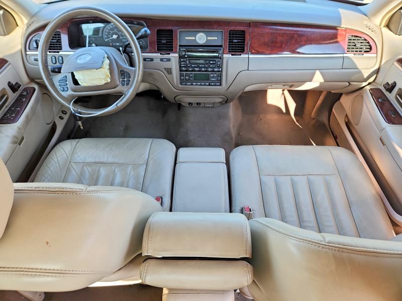 65415296 :رقم المزاد ، 1LNHM81W34Y668953 vin ، 2004 Lincoln Town Car مزاد بيع