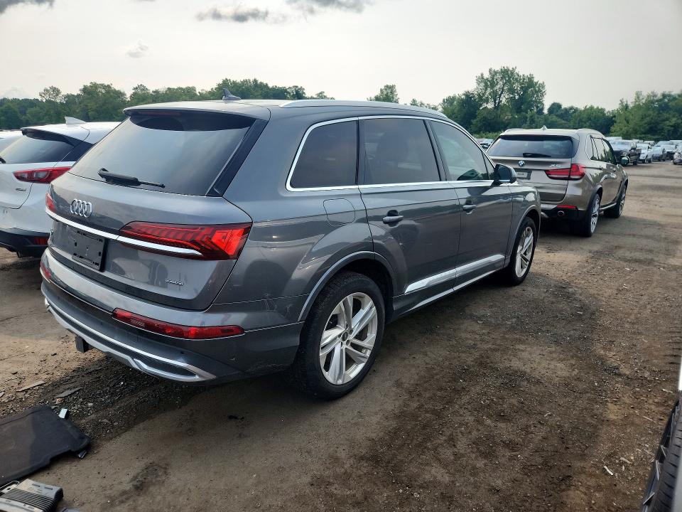 63355406 :رقم المزاد ، WA1LXBF79MD023813 vin ، 2021 Audi Q7 مزاد بيع