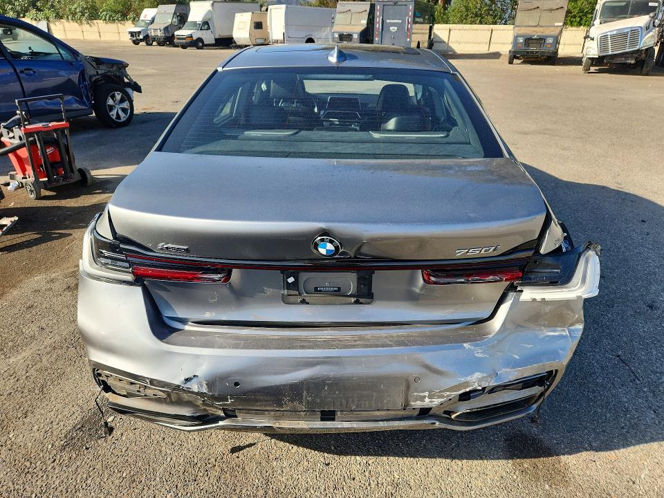 67105166 :رقم المزاد ، WBA7U2C01LBM62213 vin ، 2020 Bmw 750 مزاد بيع