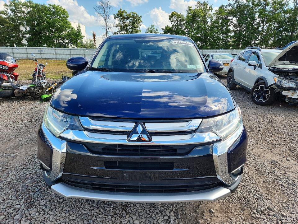 65858806 :رقم المزاد ، JA4AZ3A36JZ045259 vin ، 2018 Mitsubishi Outlander مزاد بيع