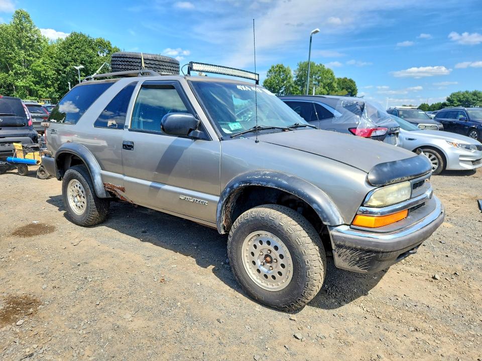Продажа на аукционе авто 2000 Chevrolet Blazer, vin: 1GNCT18W9YK114461, номер лота: 65530396