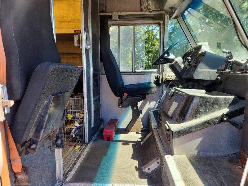 65480466 :رقم المزاد ، 4UZAAPDUXCCBR1547 vin ، 2012 Freightliner Mt45 Chassis مزاد بيع