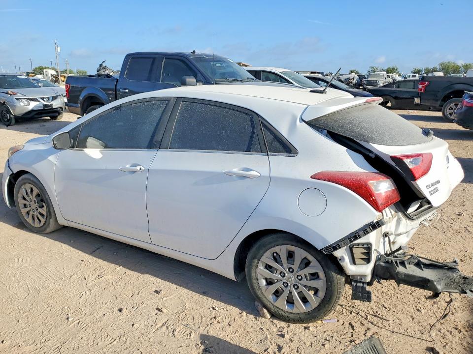 2017 Hyundai Elantra Gt მანქანა იყიდება აუქციონზე, vin: KMHD35LH4HU380743, აუქციონის ნომერი: 65903526
