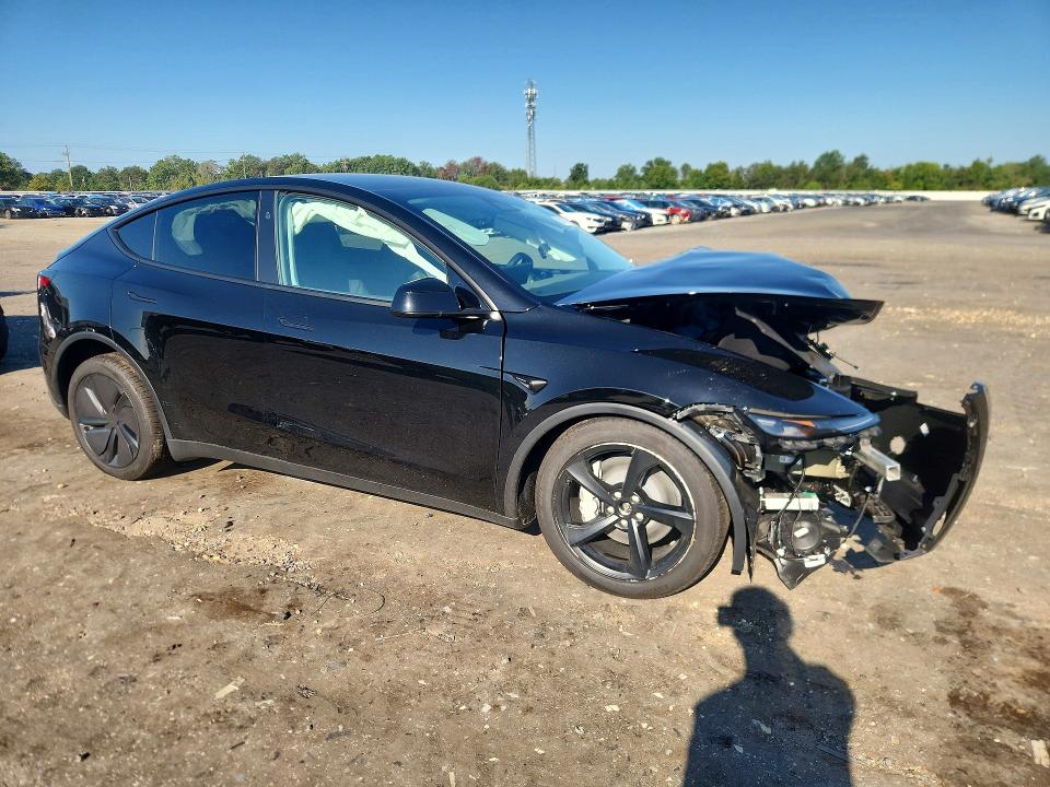 65819146 :رقم المزاد ، 7SAYGDEE1TA705891 vin ، 2026 Tesla Model Y مزاد بيع