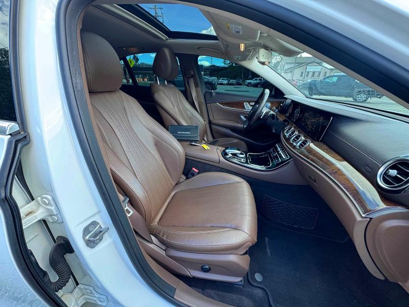 65651876 :رقم المزاد ، WDDZF4KB2JA357757 vin ، 2018 Mercedes-benz E مزاد بيع