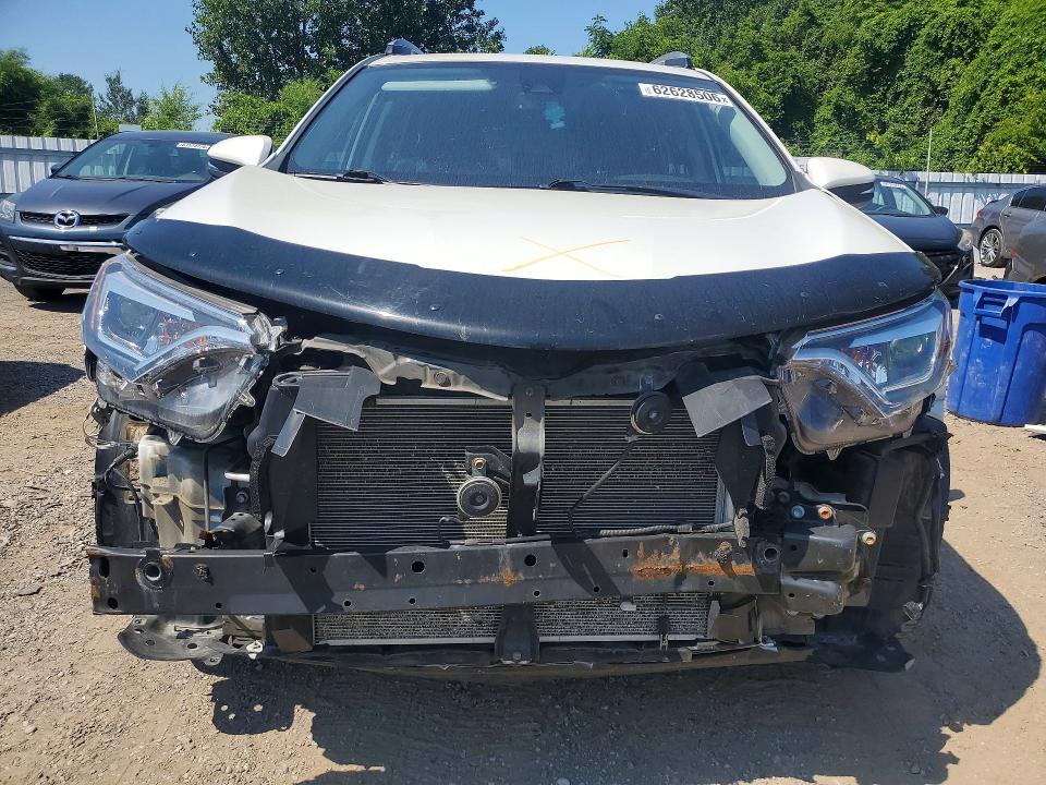 Продажа на аукционе авто 2017 Toyota Rav4, vin: 2T3DFREV5HW545028, номер лота: 62628506