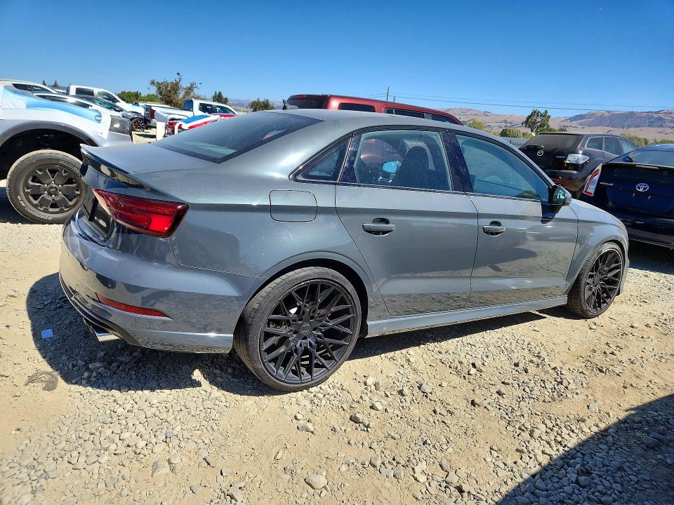 66165336 :رقم المزاد ، WAUB1GFF3H1037010 vin ، 2017 Audi S3 مزاد بيع