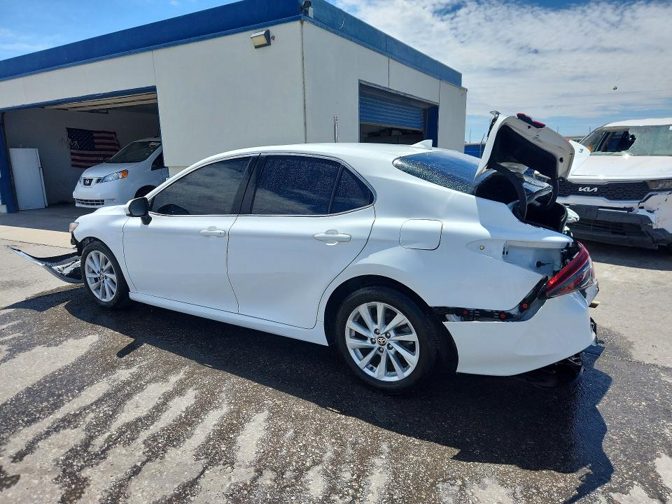 2022 Toyota Camry მანქანა იყიდება აუქციონზე, vin: 4T1C11AK4NU046863, აუქციონის ნომერი: 64484456