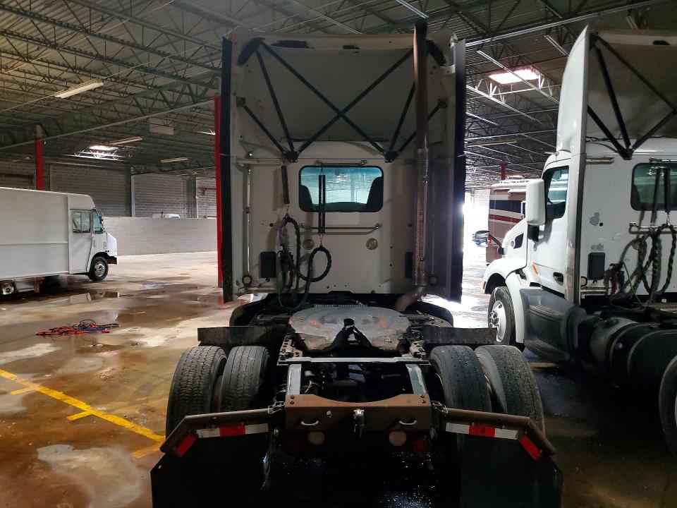 Продаж на аукціоні авто 2018 Peterbilt 579, vin: 1XPBA48XXJD477316, номер лоту: 61967596