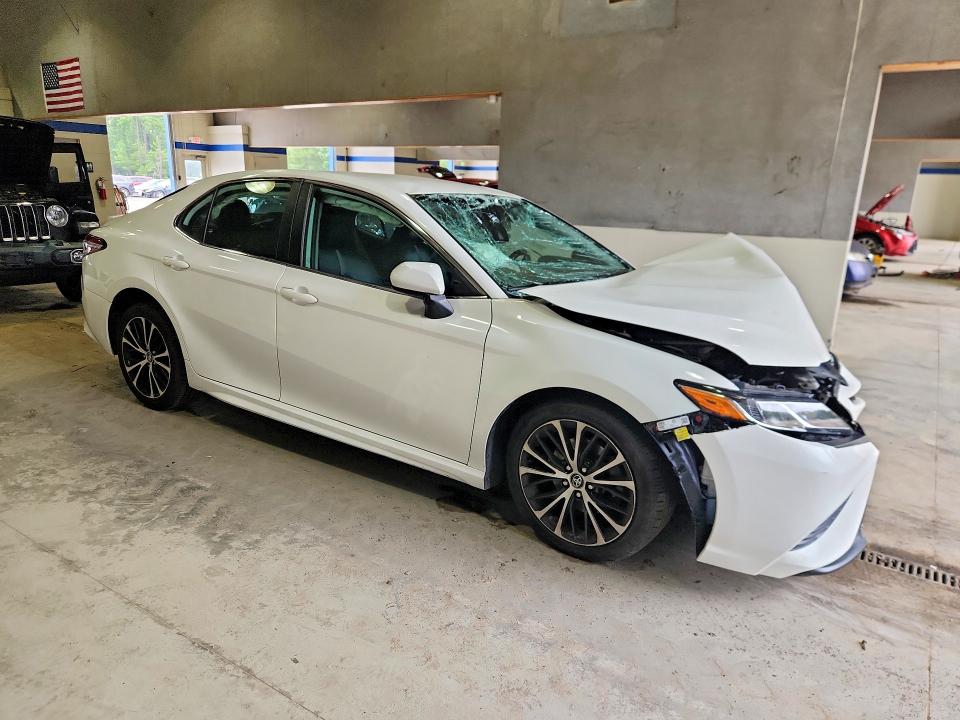 2020 Toyota Camry მანქანა იყიდება აუქციონზე, vin: 4T1G11AK5LU893521, აუქციონის ნომერი: 63774426