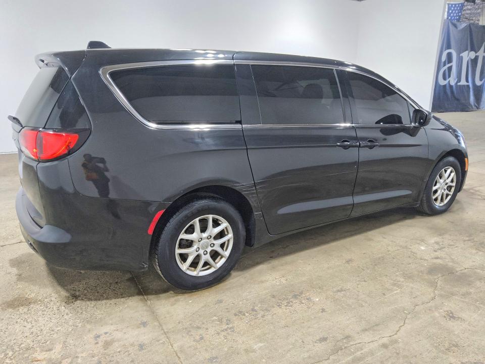 65313706 :رقم المزاد ، 2C4RC1DG1HR642904 vin ، 2017 Chrysler Pacifica مزاد بيع