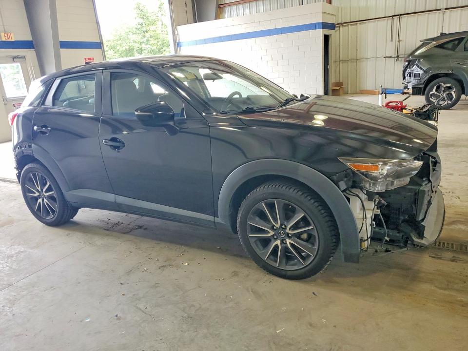 63584726 :رقم المزاد ، JM1DKDC78J1323896 vin ، 2018 Mazda Cx-3 مزاد بيع