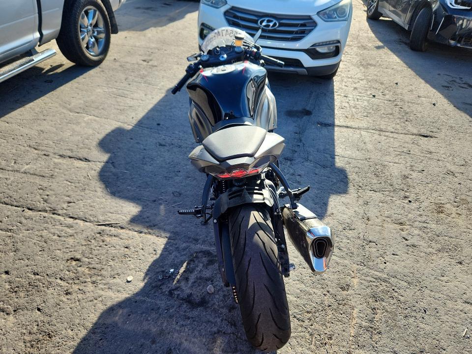 65547426 :رقم المزاد ، JKBZXJH13NA012401 vin ، 2022 Kawasaki Zx636 مزاد بيع