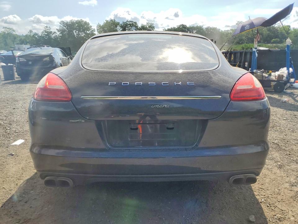 64222406 :رقم المزاد ، WP0AA2A75CL072582 vin ، 2012 Porsche Panamera مزاد بيع