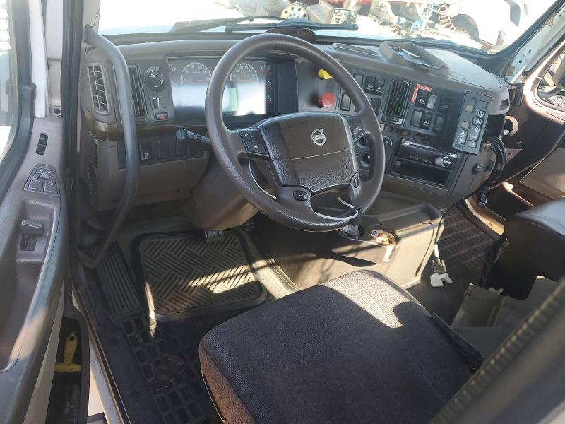 65416136 :رقم المزاد ، 4V4N39TG2HN988038 vin ، 2017 Volvo Vn مزاد بيع