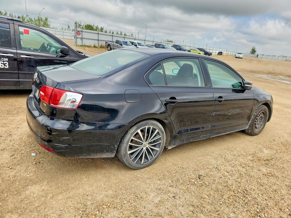 64585226 :رقم المزاد ، 3VWDL7AJ4EM241103 vin ، 2014 Volkswagen Jetta مزاد بيع