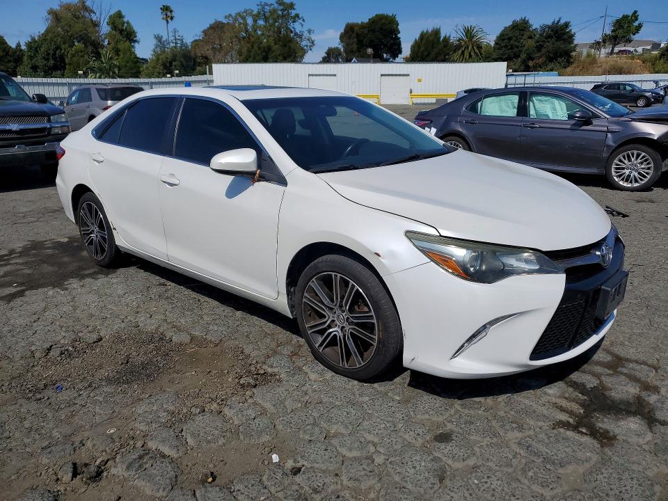 2016 Toyota Camry მანქანა იყიდება აუქციონზე, vin: 4T1BF1FK7GU184552, აუქციონის ნომერი: 64375686