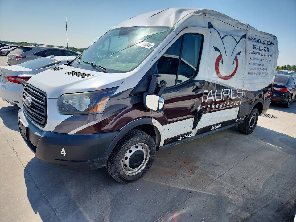62755046 :رقم المزاد ، 1FTNR2CM1FKA75146 vin ، 2015 Ford Transit مزاد بيع