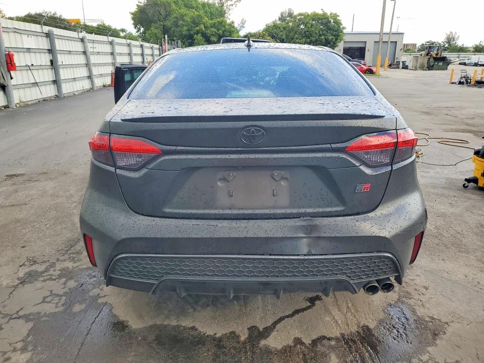 63797526 :رقم المزاد ، 5YFS4RCE9LP047708 vin ، 2020 Toyota Corolla مزاد بيع