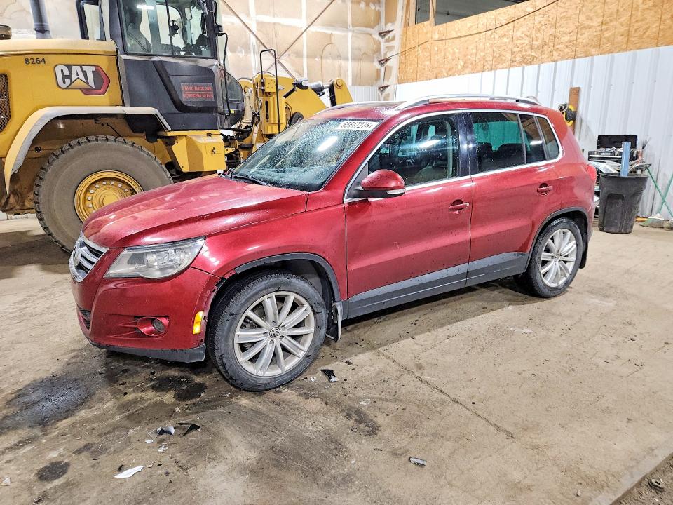 65647276 :رقم المزاد ، WVGBV7AX1AW003837 vin ، 2010 Volkswagen Tiguan مزاد بيع