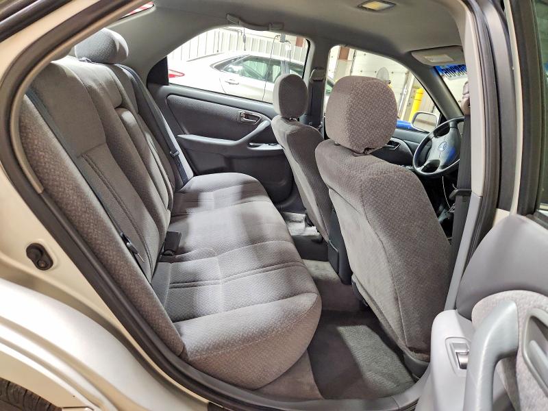 64608306 :رقم المزاد ، 4T1BG28K2YU689755 vin ، 2000 Toyota Camry مزاد بيع