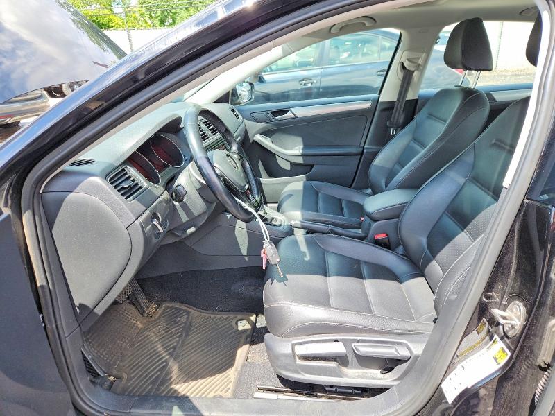 63358616 :رقم المزاد ، 3VWDB7AJXJM260624 vin ، 2018 Volkswagen Jetta مزاد بيع