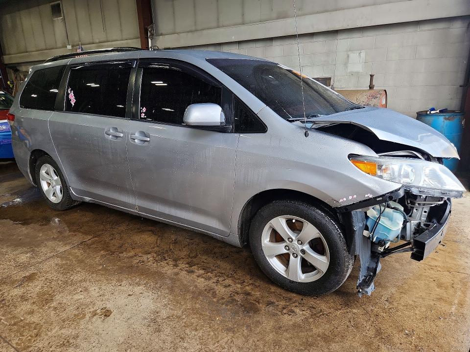 Aukcja sprzedaży 2011 Toyota Sienna, vin: 5TDKK3DC7BS065789, numer aukcji: 63650086