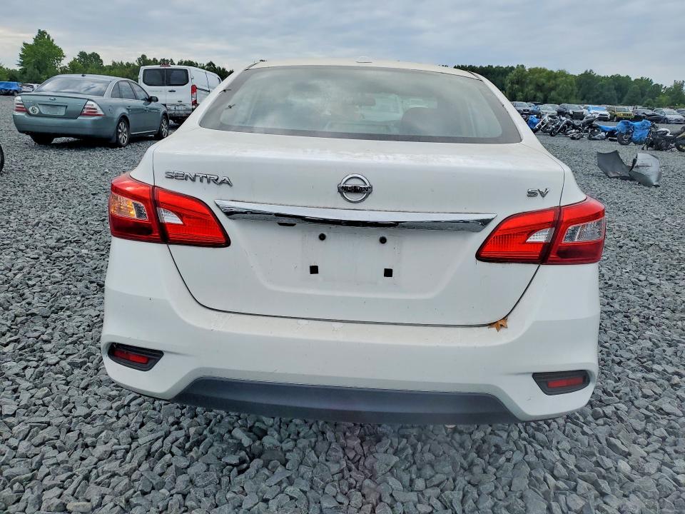 Продаж на аукціоні авто 2018 Nissan Sentra, vin: 3N1AB7AP2JL660924, номер лоту: 62897656