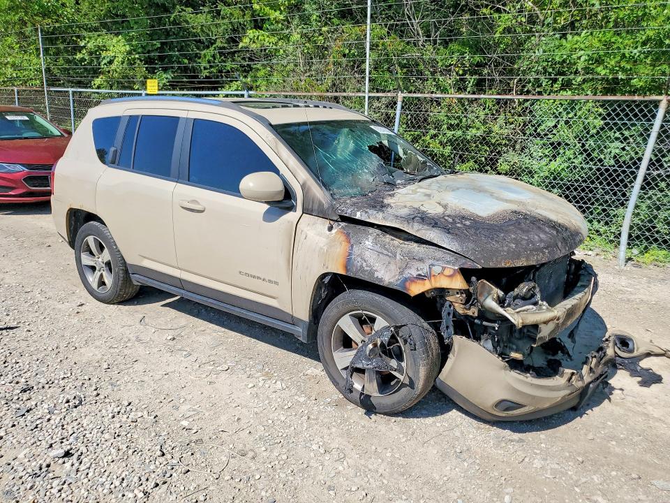 2017 Jeep Compass მანქანა იყიდება აუქციონზე, vin: 1C4NJDEB5HD175725, აუქციონის ნომერი: 63648366