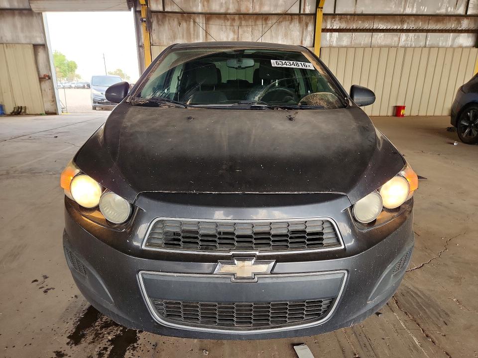 63434816 :رقم المزاد ، 1G1JC5SH5F4101041 vin ، 2015 Chevrolet Sonic مزاد بيع
