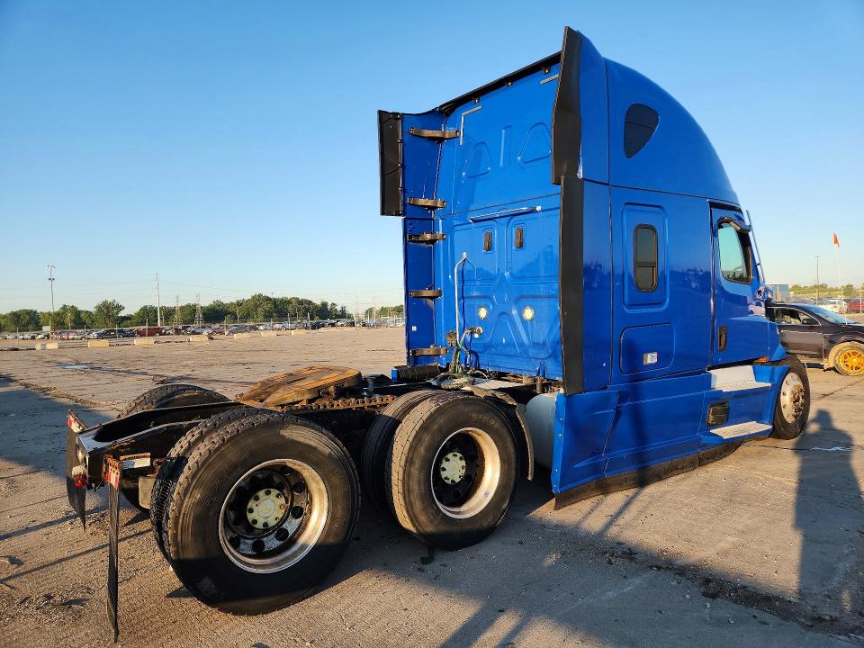 61204796 :رقم المزاد ، 3AKJHHDR8LSMD2433 vin ، 2020 Freightliner Cascadia 126 مزاد بيع