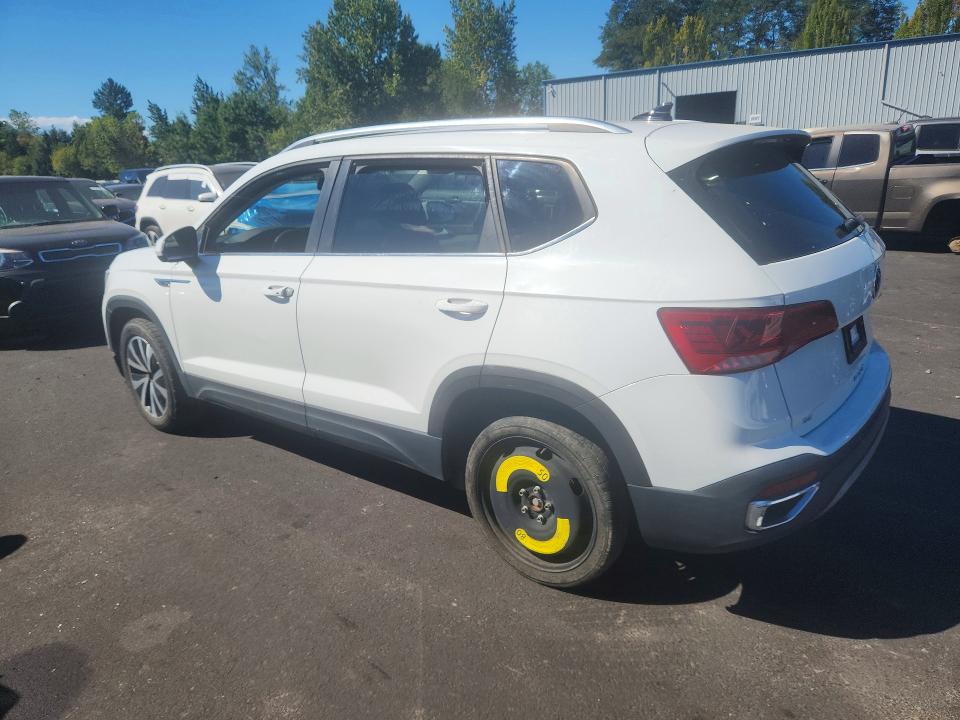67271956 :رقم المزاد ، 3VVWX7B28NM043102 vin ، 2022 Volkswagen Taos مزاد بيع
