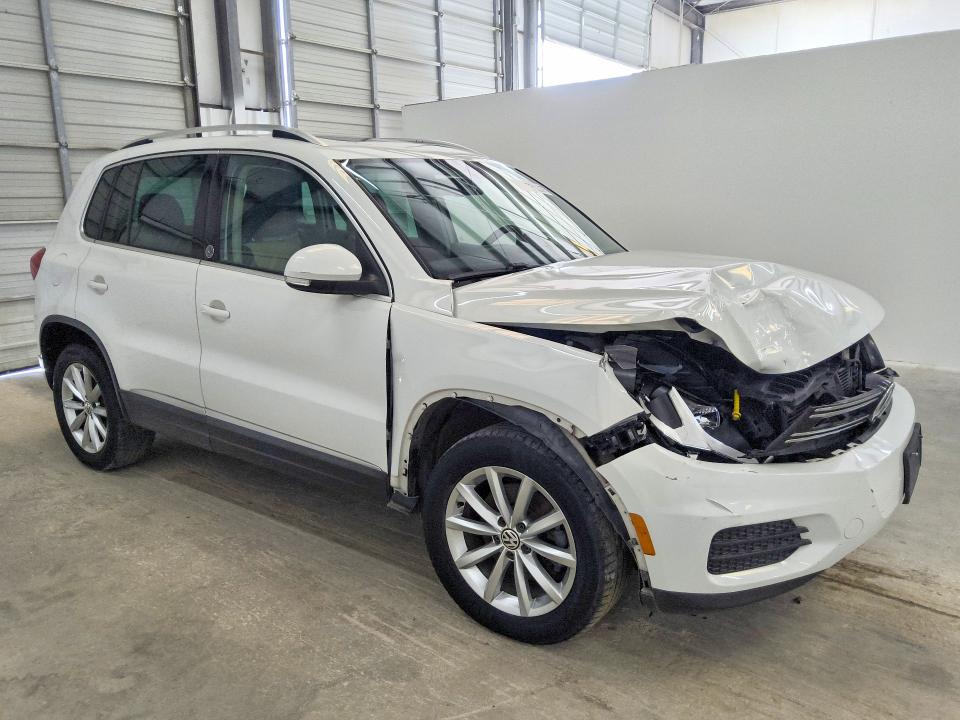 Продажа на аукционе авто 2017 Volkswagen Tiguan, vin: WVGRV7AX2HW508312, номер лота: 61935166