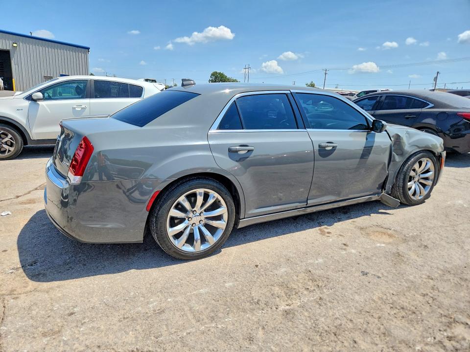 64773396 :رقم المزاد ، 2C3CCAAGXHH612630 vin ، 2017 Chrysler 300 مزاد بيع