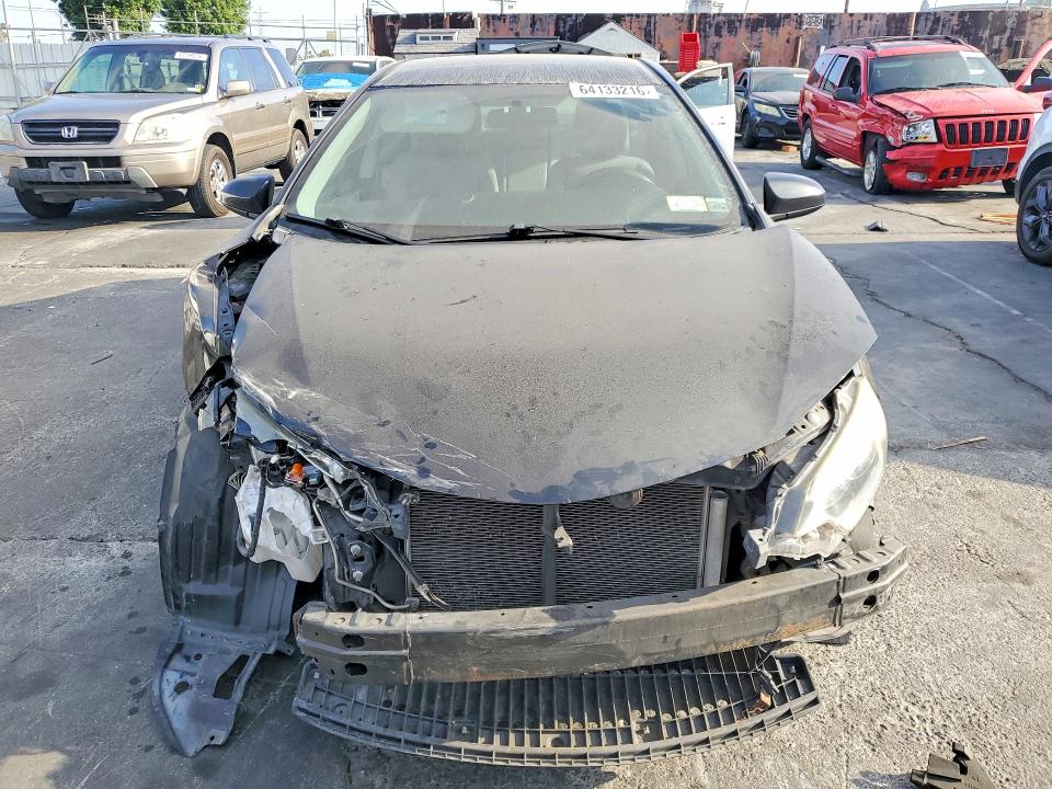 64133216 :رقم المزاد ، 2T1BURHE4FC417346 vin ، 2015 Toyota Corolla مزاد بيع
