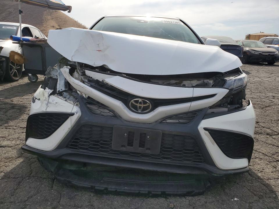 2021 Toyota Camry მანქანა იყიდება აუქციონზე, vin: 4T1G11AK1MU585862, აუქციონის ნომერი: 65037386