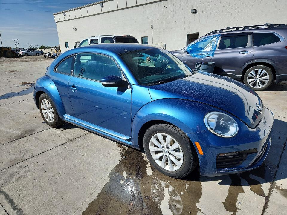 65146216 :رقم المزاد ، 3VWFD7AT9KM717252 vin ، 2019 Volkswagen Beetle مزاد بيع