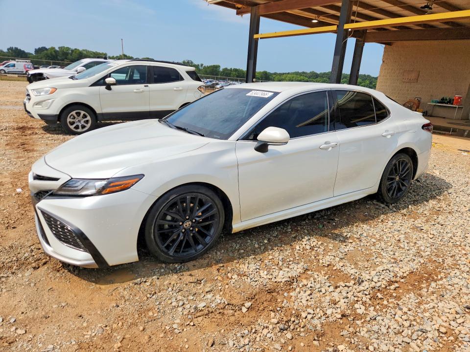 63447966 :رقم المزاد ، 4T1K61AK0NU030706 vin ، 2022 Toyota Camry مزاد بيع