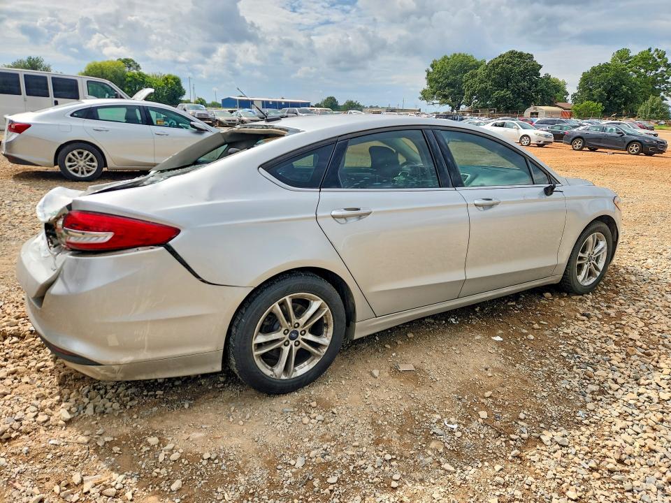 63323346 :رقم المزاد ، 3FA6P0H72JR197929 vin ، 2018 Ford Fusion مزاد بيع