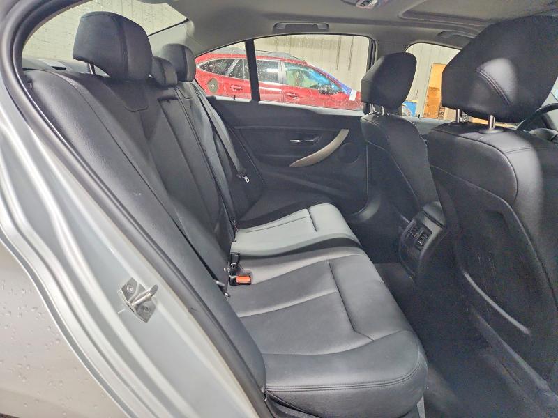 66181886 :رقم المزاد ، WBA3C3C58EP661705 vin ، 2014 Bmw 320 مزاد بيع