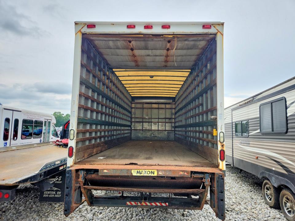 Продажа на аукционе авто 2002 Freightliner Medium Conventional, vin: 1FVABSAK52HK15442, номер лота: 63989686