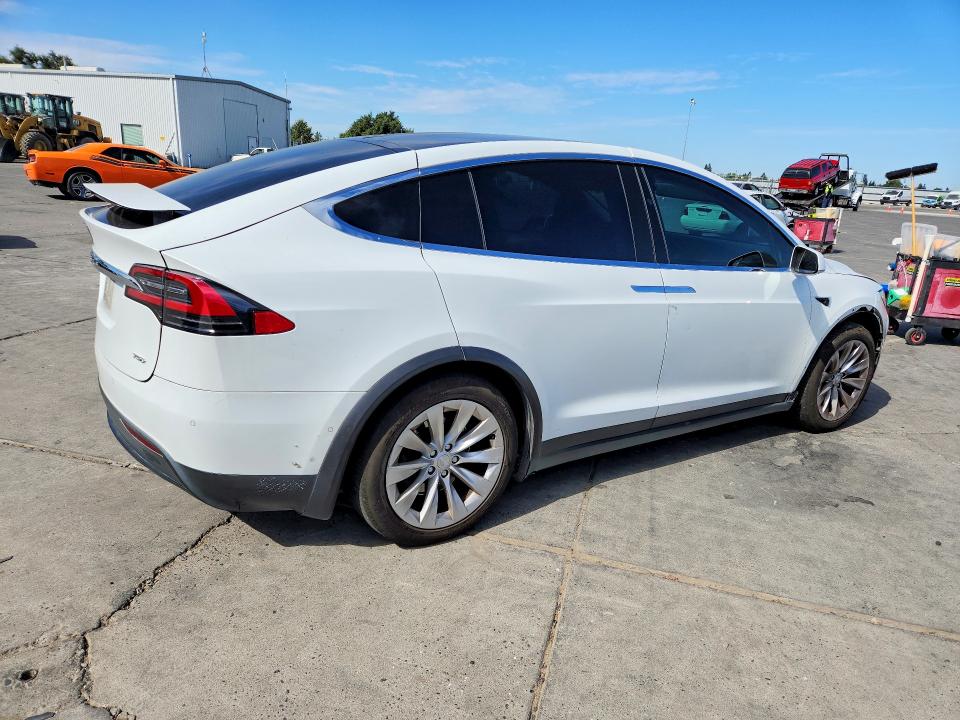 Продажа на аукционе авто 2016 Tesla Model X, vin: 5YJXCAE27GF026838, номер лота: 66140356