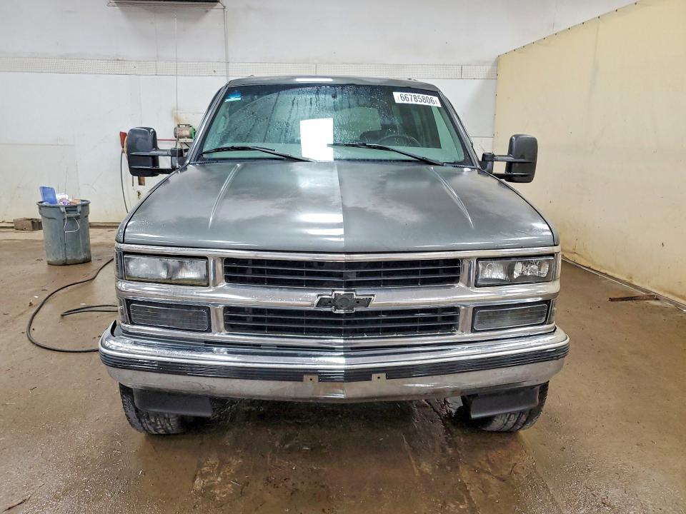 66785806 :رقم المزاد ، 1GNEK13R2XJ525959 vin ، 1999 Chevrolet Tahoe مزاد بيع