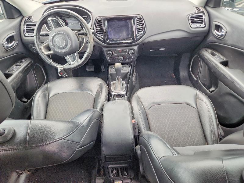 63909906 :رقم المزاد ، 3C4NJCBB3JT318315 vin ، 2018 Jeep Compass مزاد بيع