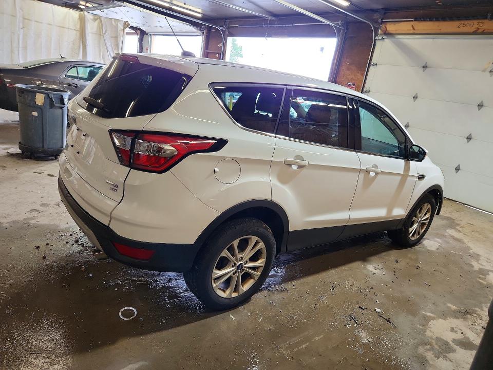 Продажа на аукционе авто 2017 Ford Escape, vin: 1FMCU9GDXHUE52682, номер лота: 64553166